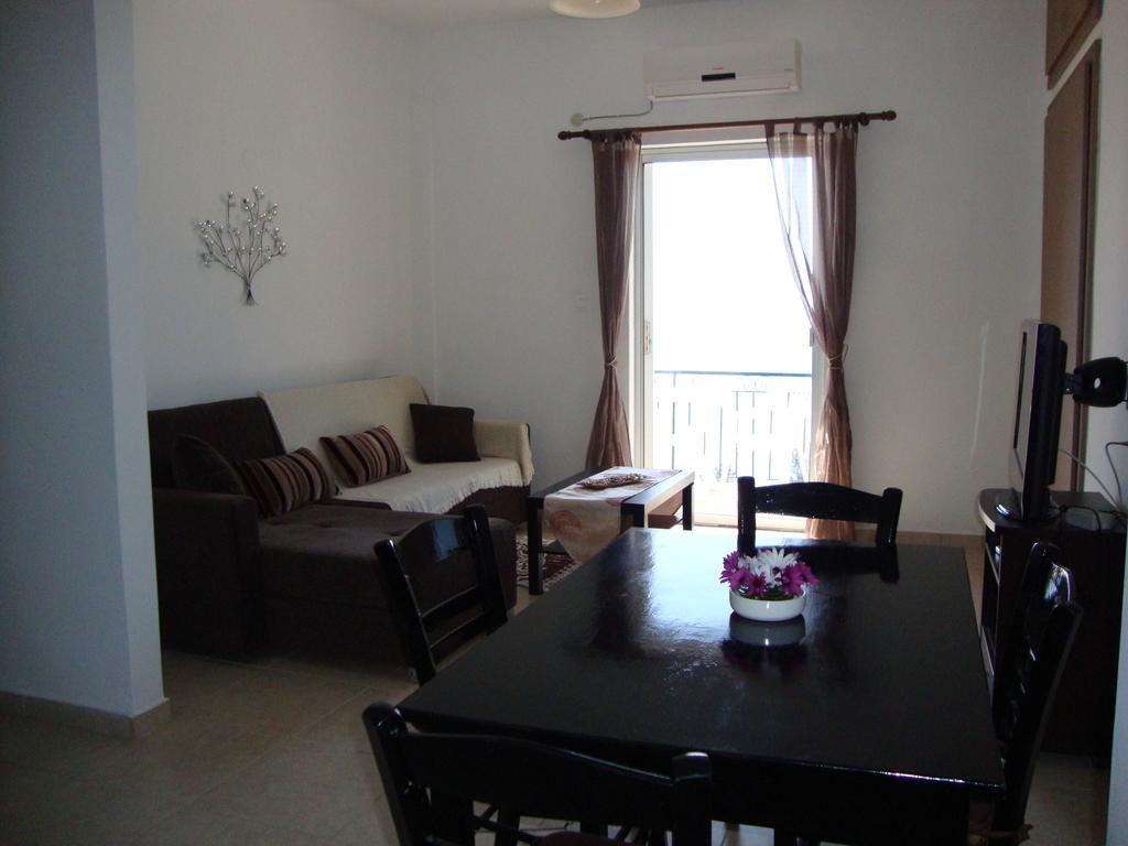 Fantasia Apartment Lakones Ngoại thất bức ảnh